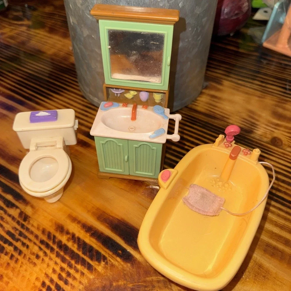 2002 Loving Family Dollhouse Bathroom Cabinet Mirror Vanity Tub Toilet Lot of 3
